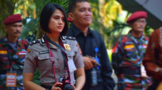 Pesan Ridwan Kamil buat kamu-kamu yang sudah memfokuskan perhatiannya pada Bripda Ismi Aisyah, polisi cantik di bom Bandung.  (Foto: Instagram/@ismiaisyah20)