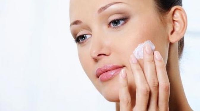 Ternyata ada beberapa bahan dalam produk perawatan kulit wajah yang justru dapat memicu timbulnya permasalahan kulit.