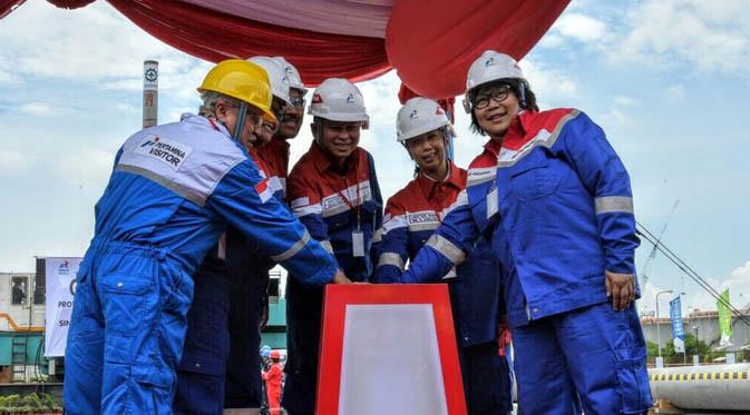 Menteri ESDM bersama Menteri BUMN meresmikan Groundbreaking pembangunan fasilitas submarine pipe line (SPL) dan single point mooring (SPM) di Kilang Pertamina Refinery Unit VI Balongan, Indramayu, Jawa Barat. Kamis (16/2) lalu.
