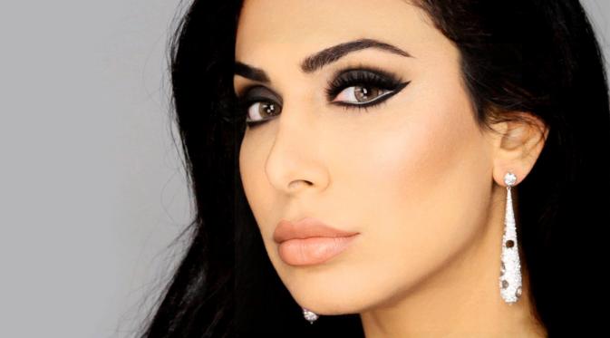 Wanita Arab terkenal dengan bulu mata mereka yang lentik dan panjang.