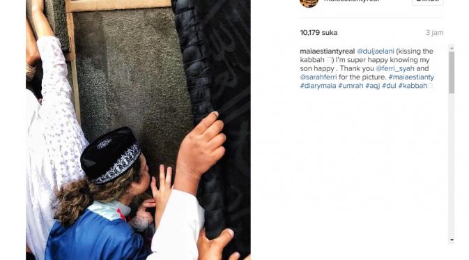 Umrah, Dul Ahmad Dhani cium Kakbah (Foto: Instagram)
