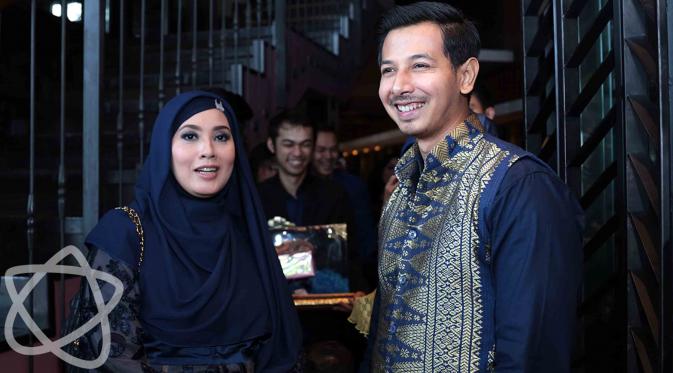 Sonny Setiawan, calon suami Fairuz A Rafiq adalah adik dari Elma Theana. (Deki Prayoga/Bintang.com)