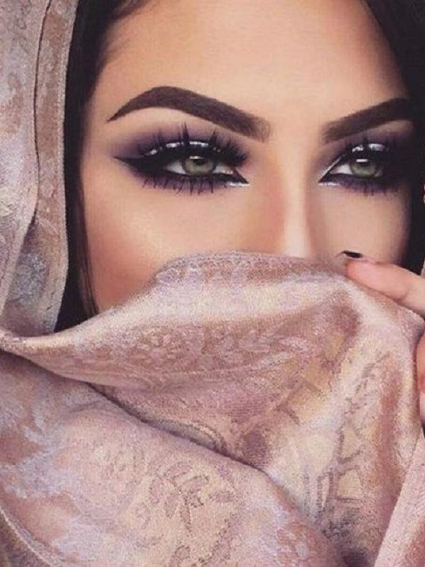 Makeup Wanita Arab. Sumber: Instagram/SadiaSlayy