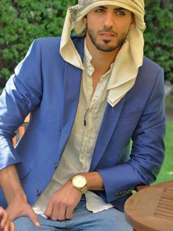 Pria Arab tak hanya mengenakan kondura untuk menutupi tubuh mereka. Gaya mereka kini lebih modern meski tak meninggalkan nilai tradisional.