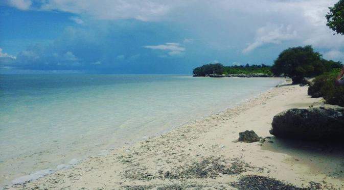 Pantai Sombano, Wakatobi, Sulawesi Tenggara. (letsgetlost_indonesia/Instagram)