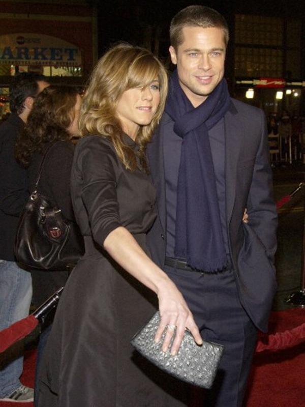 Brad Pitt dan Jennifer Aniston kembali dekat. (AFP/Bintang.com)