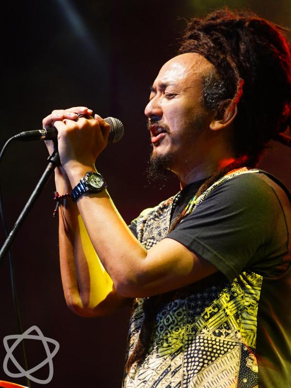 Ras Muhamad berdansa reggae di Java Jazz (Syaiful Bahri/Bintang.com)