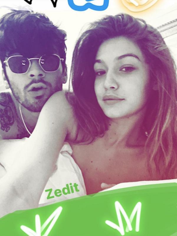 Zayn Malik dan Gigi Hadid pamer kemesraan di ranjang. (Instagram/gigihadid)