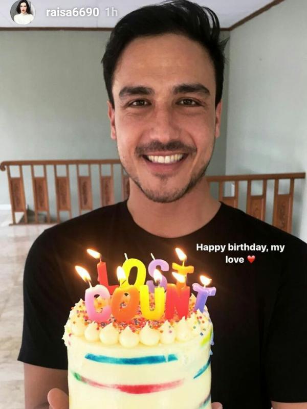 Raisa memberikan kejutan ulang tahun untuk Hamish Daud. (Instagram/raisa6690)