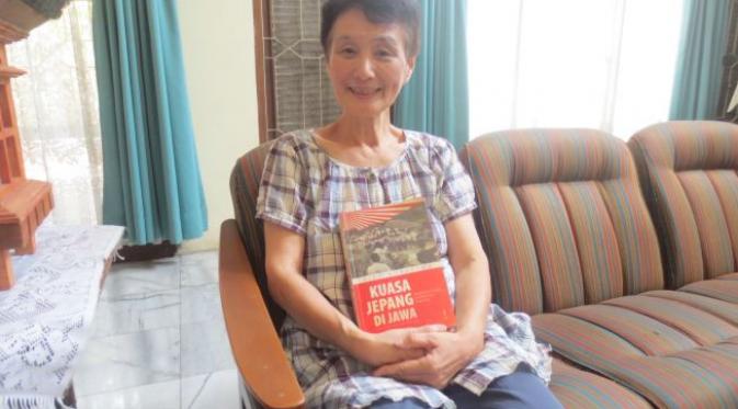 Aiko Kurasawa, penulis Masyarakat dan Perang Asia Timur Raya dan Kuasa Jepang di Jawa, saat ditemui di rumahnya.