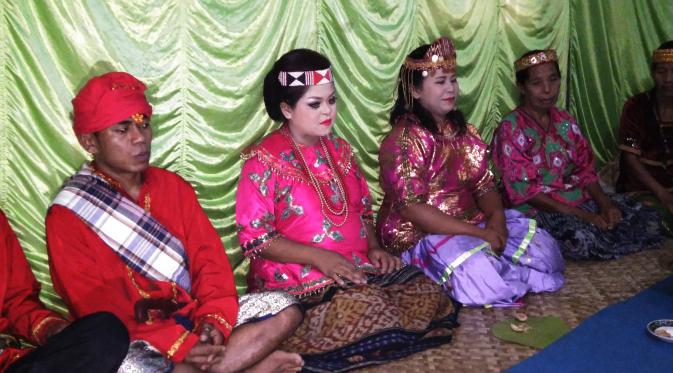 Prosesi pernikahan adat di Kulawi, Kabupaten Sigi, Sulteng. (Liputan6.com/Anri Syaiful)