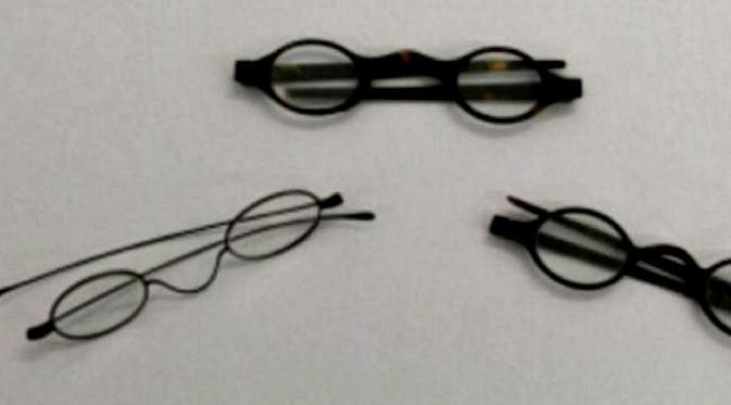 Tiga pasang kacamata milik Jane Austen diteliti. (Foto: News)