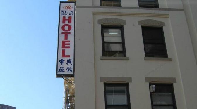 Beberapa hotel bersejarah yang berusia beberapa dekade memiliki kejadian-kejadian tidak enak di sana. (Sumber Flickr/Natalia Wilson)