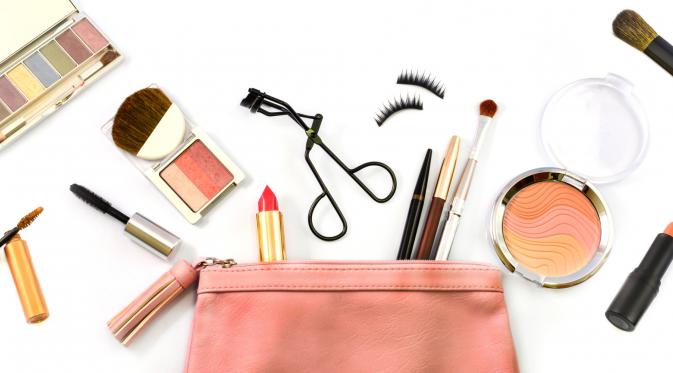 Waktu yang Tepat untuk Membuang Makeup. (Foto:huffpost.com)