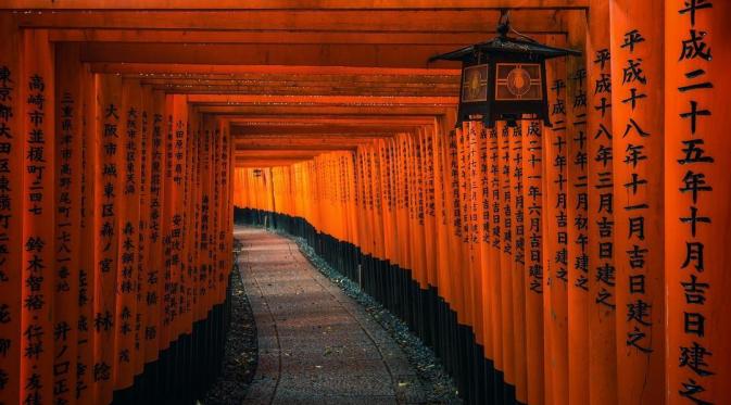 Fushimi Inari, Kyoto, Jepang. (lestaylorphoto/Instagram)