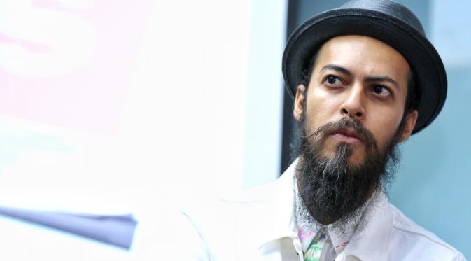 Alex Abbad baru mau cukur jenggot kalau ada produser yang berani bayar mahal. (Adrian Putra/bintang.com)