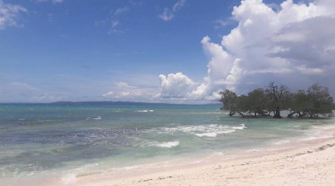 Pantai Tablolong. Kupang, Nusa Tenggara Timur. (lusianajc/Instagram)