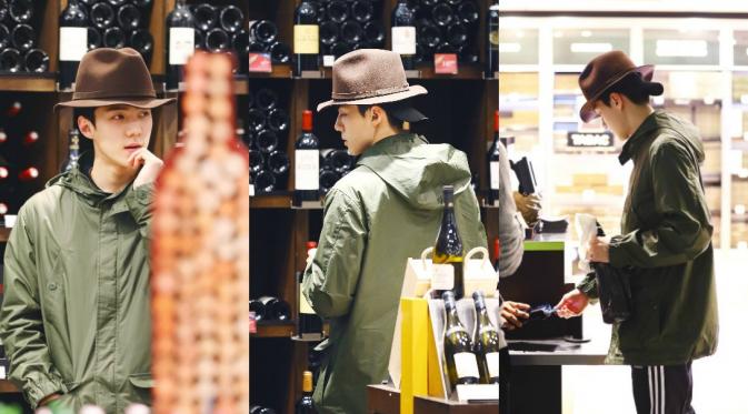 Sehun EXO pergi berbelanja seorang diri [foto: Koreaboo]