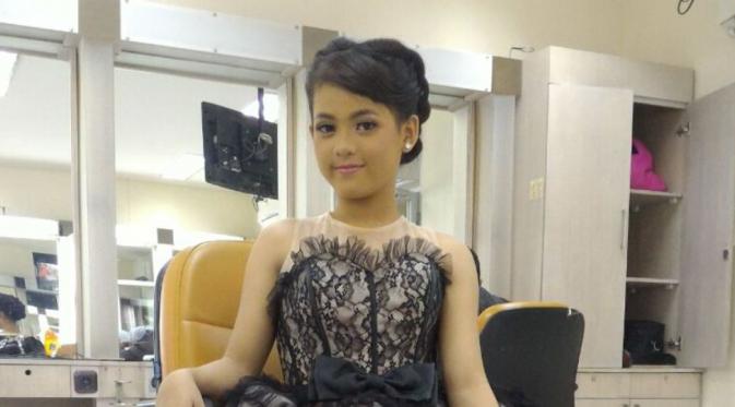 Putri, kontestan Dangdut Academy 4 dari Balikpapan