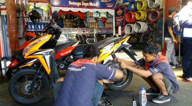 Semoga Jaya Motor (SJM) menjadi bengkel mitra Federal Oil. (Herdi/Liputan6.com)