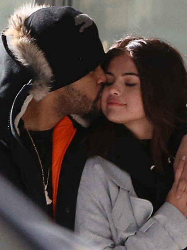 Selena Gomez dan The Weeknd kembali menunjukkan kemesraannya ditengah publik. (Foto: E!News)