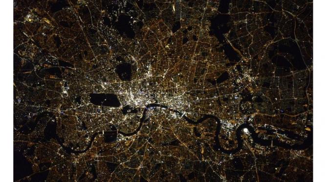 Kota London dipotret dari ruang angkasa (Sumber: Mirror)