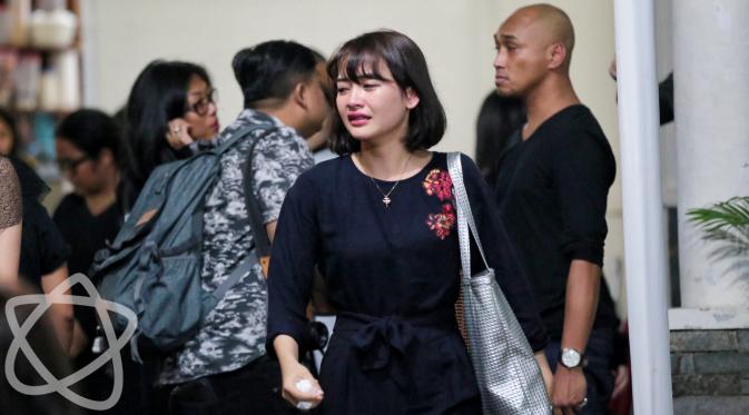 JKT48 berduka atas kepergian manager Inao Jiro (Adrian Putra/Bintang.com)