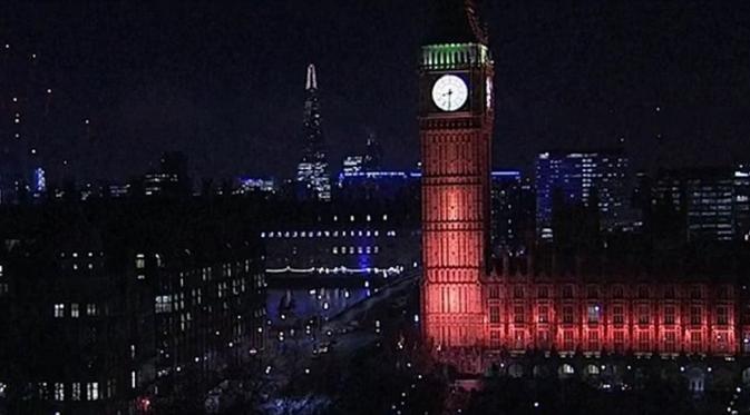 Big Ben berwarna merah untuk menghormati korban serangan teror Inggris di London. (Daily Mail)