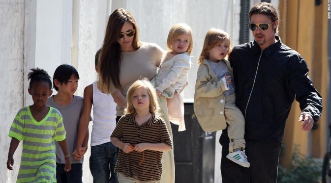 Keluarga Brad Pitt dan Angelina Jolie 
