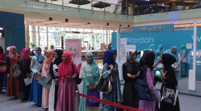 Peserta Audisi Puteri Muslimah Indonesia 2017 Surabaya, antusias mengikuti jalannya audisi. (Dokumentasi Indosiar)