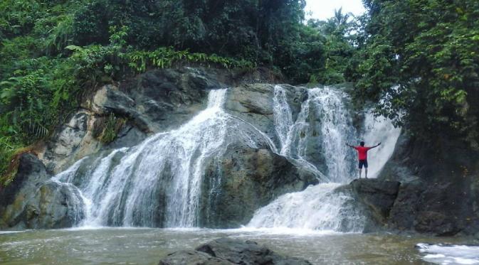 Curug Ciwatin, Tasikmalaya, Jawa Barat. (tedielreal/Instagram)