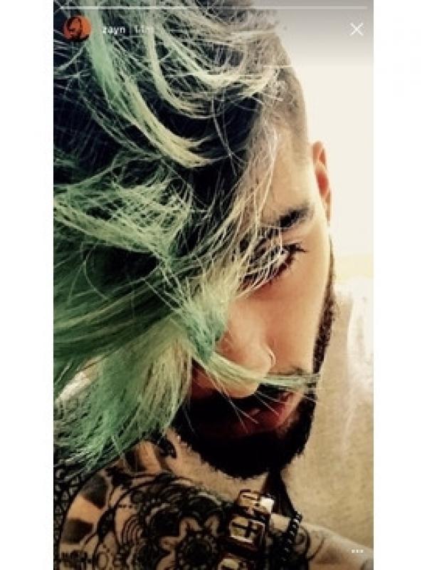Intip warna rambut terbaru Zayn Malik yang terlihat kian stylish. (Foto:Instagram/ teenvogue.com)