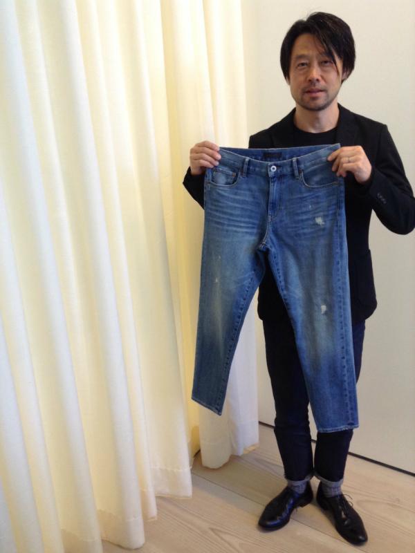 Uniqlo skinny strech fit jeans yang Nyaman dan Trendi akan menjadi primadona pada koleksi fall winter 2017 mendatang.