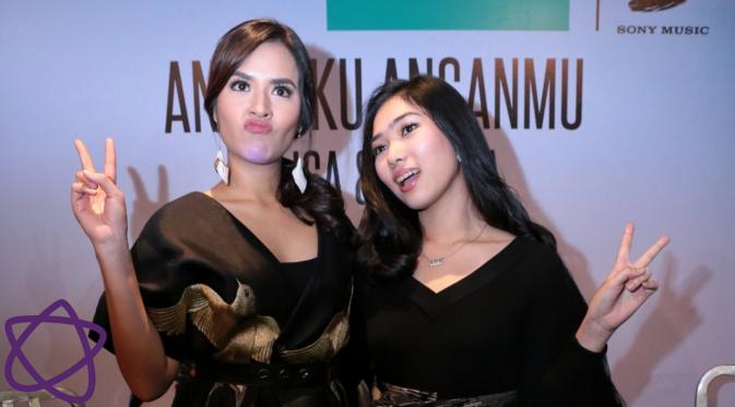 Raisa dan Isyana Sarasvati buktikan akrab lewat duet (Adrian Putra/Bintang.com)