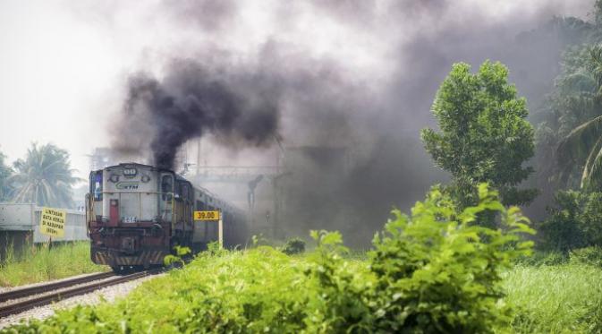 Jalur kereta api dari Butterworth - Kuala Lumpur, Malaysia. (roughguides.com)