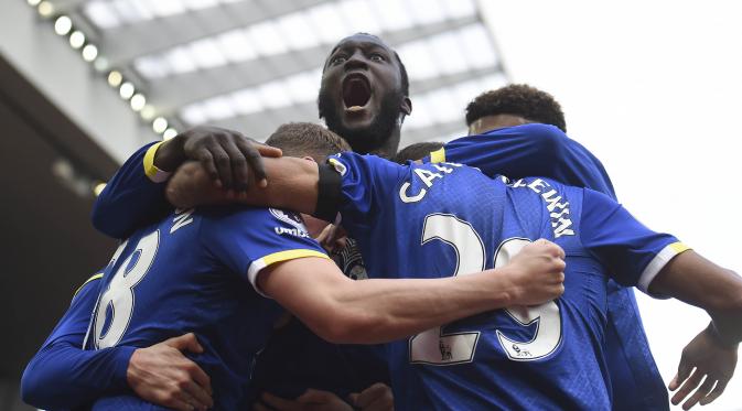 Romelu Lukaku dan kawan-kawan datang membawa luka ke Old Trafford. (AFP/Paul Ellis)