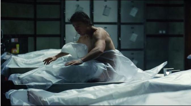 Menyaksikan Tom Cruise bangkit dari kematian dalam trailer terbaru The Mummy. (Via: Youtube)