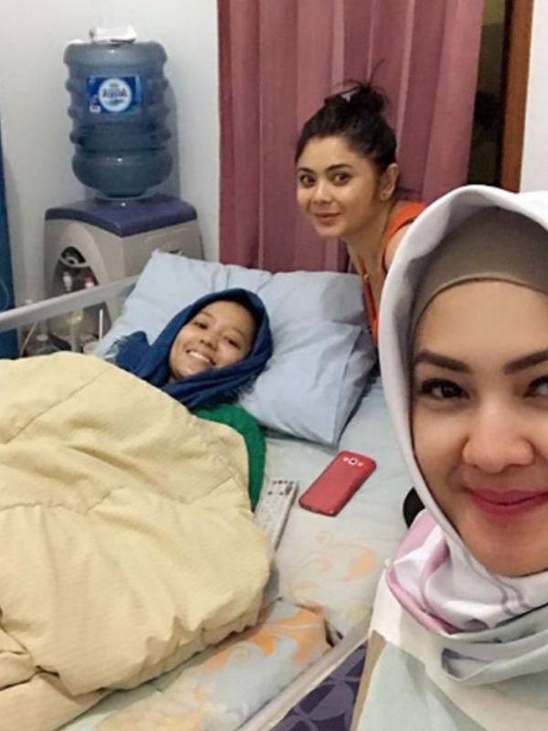 Renita Sukardi mengidap kanker payudara stadium 3B. (Instagram/irensukardi)