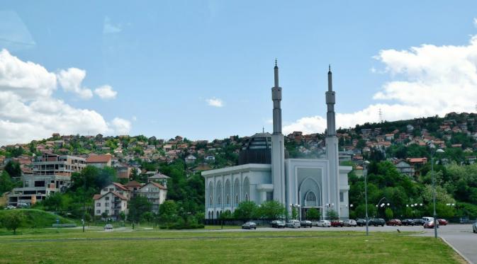 Istiklal Dzamija, masjid rancangan Ahmad Noeman. (panoramio.com)