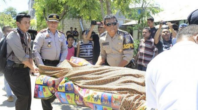 Sebelum tewas usai kesurupan, mahasiswa Kupang itu sempat mengontak keluarganya di kampung halaman. (Liputan6.com/Ola Keda)
