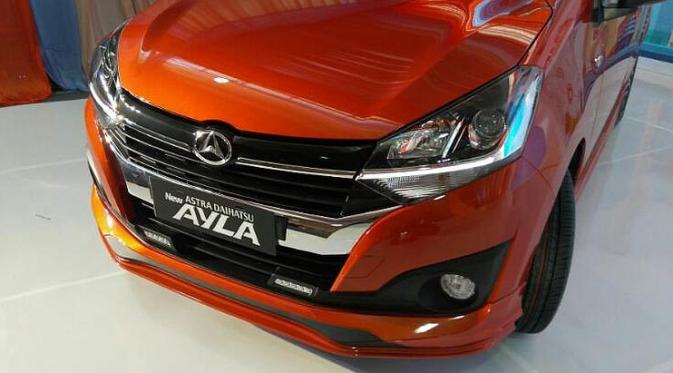 Desain grill dan bumper new Daihatsu Ayla lebih sporty. (Arief/Liputan6.com)