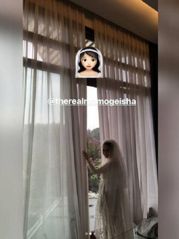 Momo Geisha akhirnya resmi menikah dengan kekasihnya, Nicola Reza Samudra. (Instagram/lambe_turah)