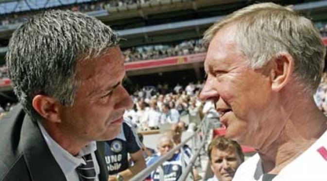 Jose Mourinho dan Sir Alex Ferguson dalam sebuah pertandingan