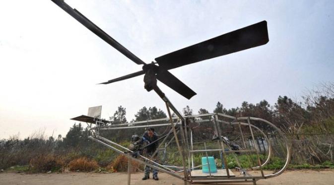 Petani Ini Sulap Motor Jadi Helikopter Otomotif Liputan6 Com Petani Ini Sulap Motor Jadi Helikopter Otomotif Liputan6 Com