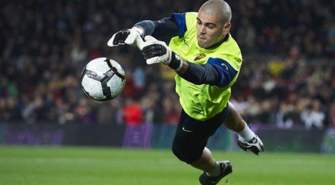 Valdes saat masih berseragam Barcelona