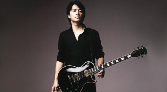 Fukuyama Masaharu membuat band bersama MC Tamori dalam program bertajuk Waratte Iitomo itu.