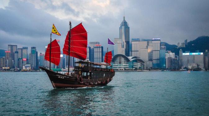 Selain sebagai surga belanja, Hong Kong juga dikenal sebagai salah satu kota yang mengedepankan seni di Asia.