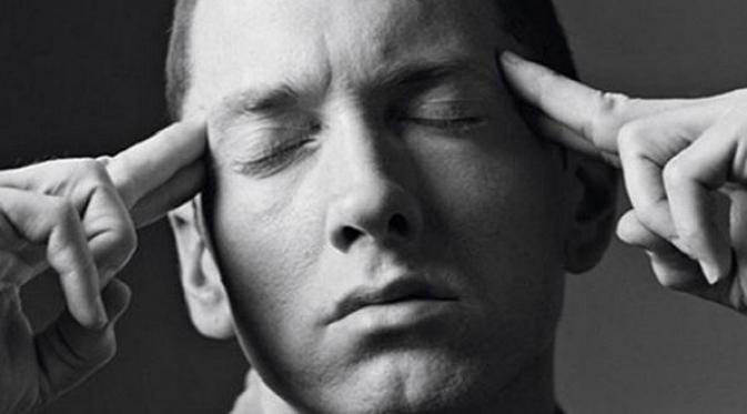 Eminem dianggap sebagai penyanyi hip hop yang paling banyak menyebut resep narkotika di dalam lagu-lagunya.