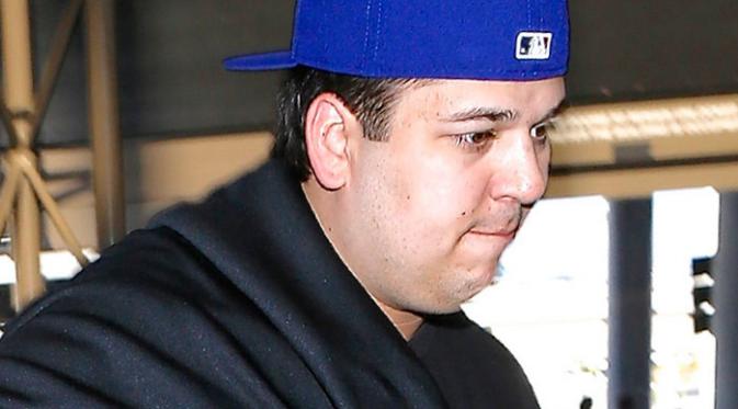 Rob Kardashian menangis di bandara Florence saat hendak pulang ke Los Angeles, usai berselisih paham dengan keluarganya.