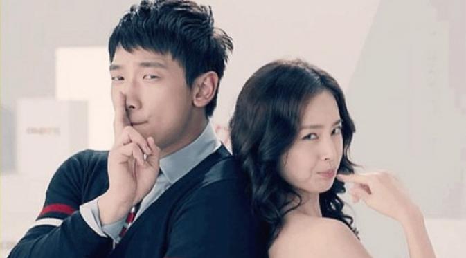 Rain dan Kim Tae Hee kembali membuat publik terkejut dengan kabar pernikahan yang dilakukan keduanya secara diam-diam.
